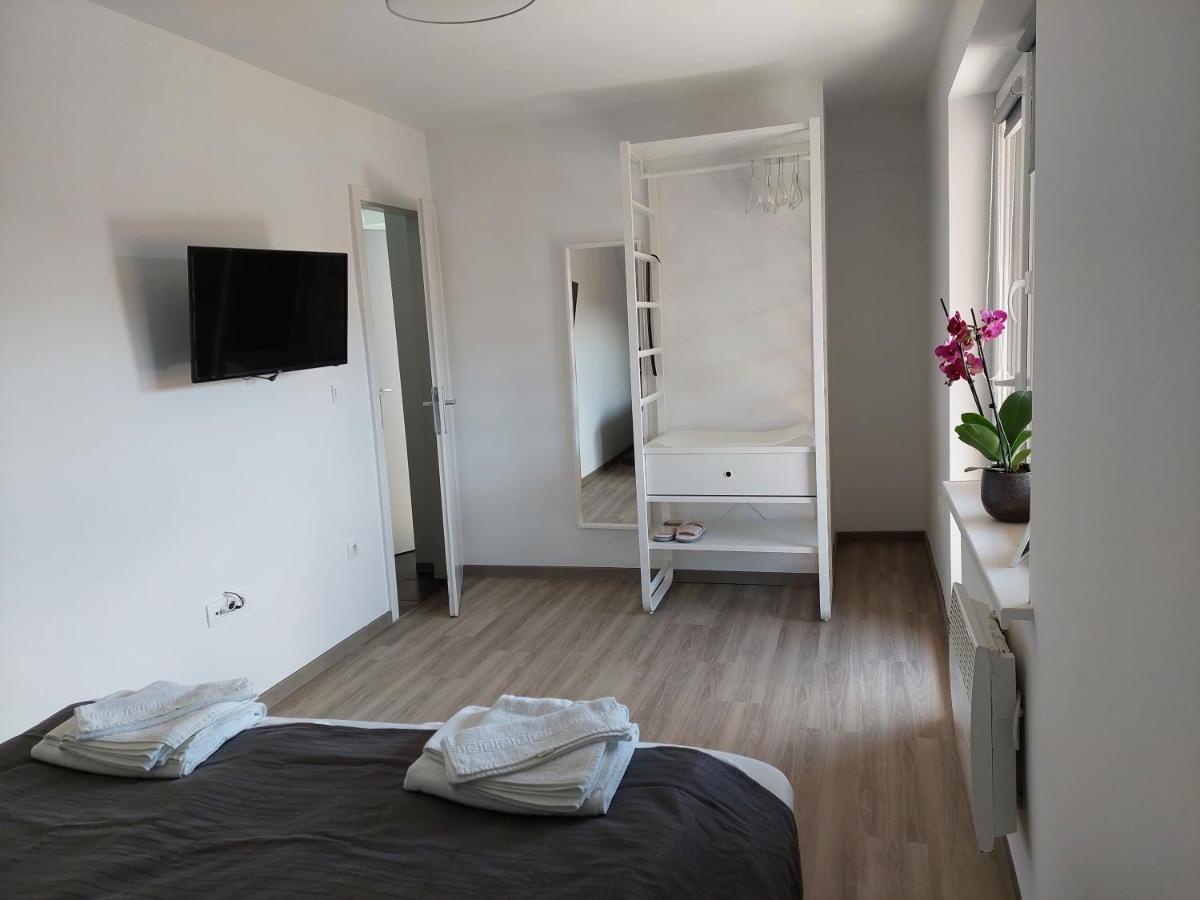 Apartment Trubarjeva33, Near Ljubljana, Free Parking Velike Lasce Exteriör bild