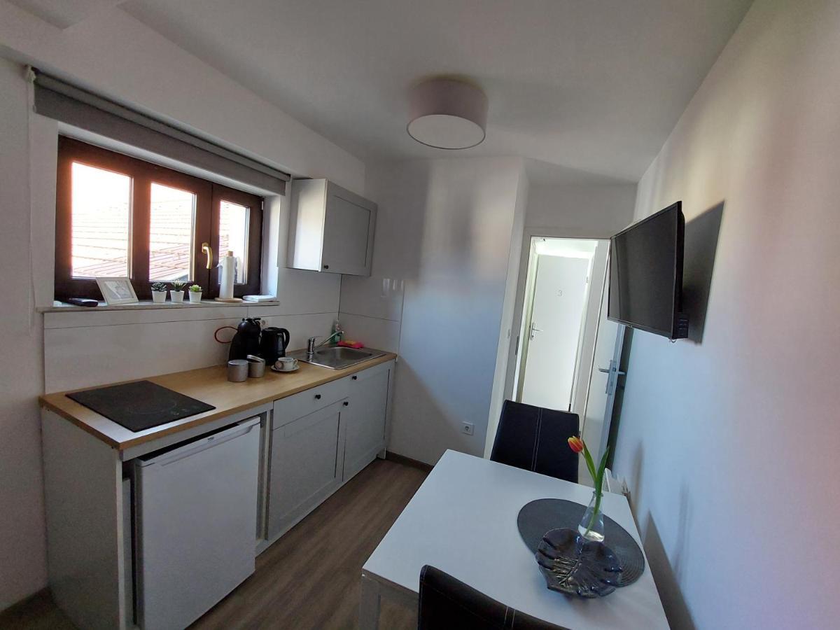 Apartment Trubarjeva33, Near Ljubljana, Free Parking Velike Lasce Exteriör bild